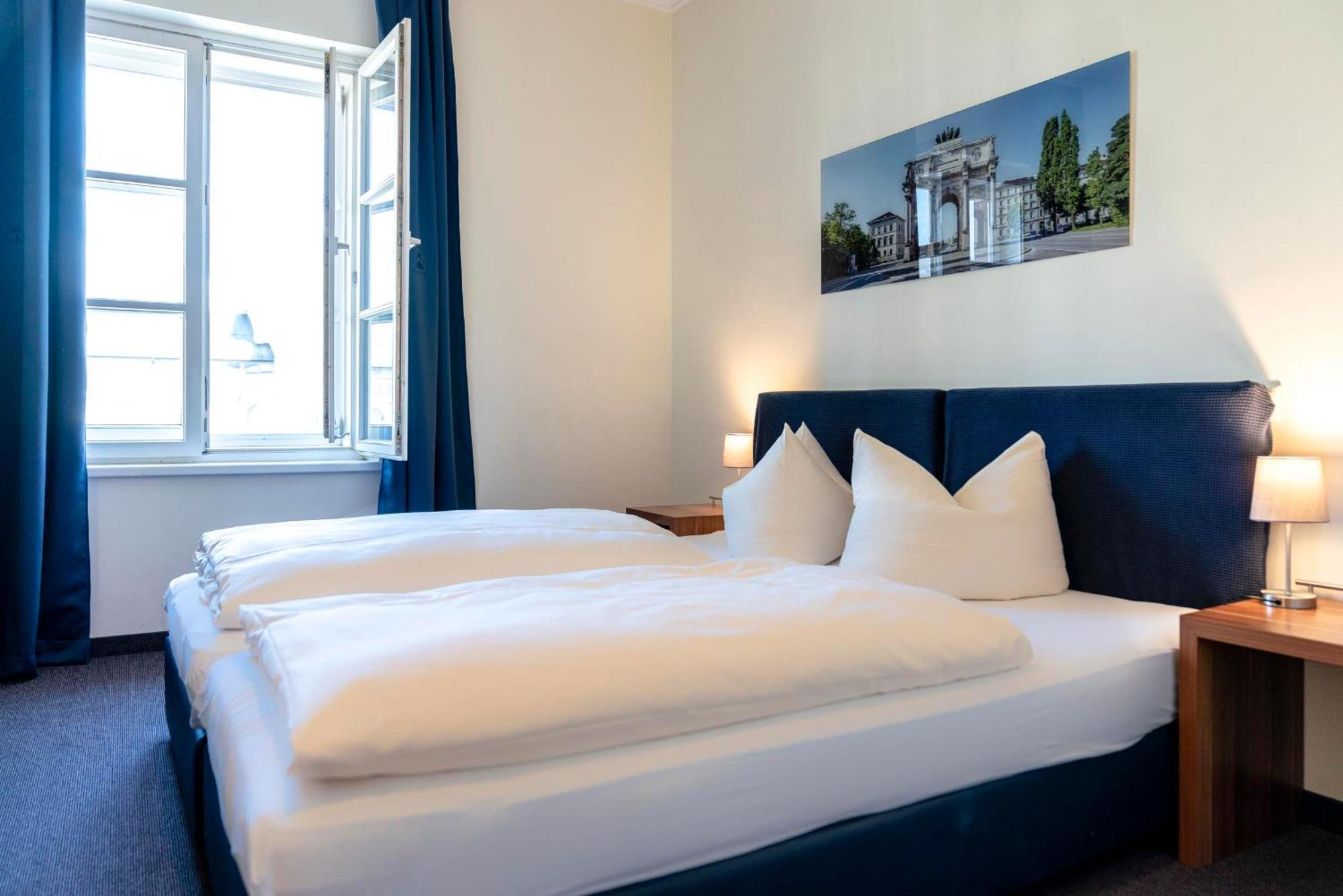 Hotel-Pension Am Siegestor Мюнхен Екстер'єр фото